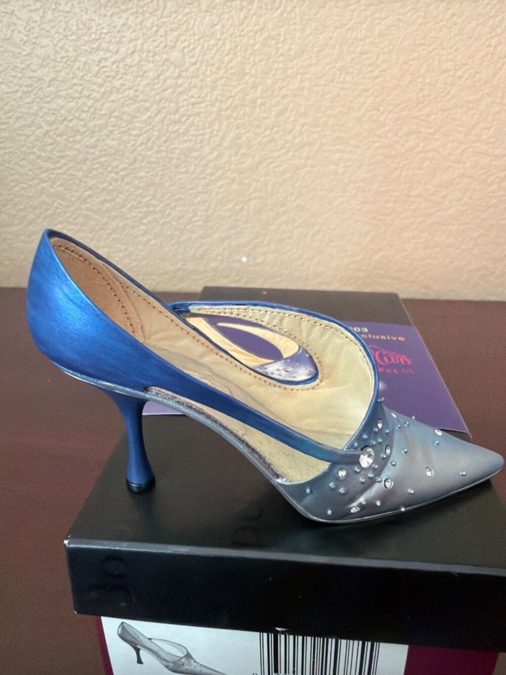 2003 Just the Right Shoe by Raine “Comet” Event Exclusive Mini Shoe Fig NEW